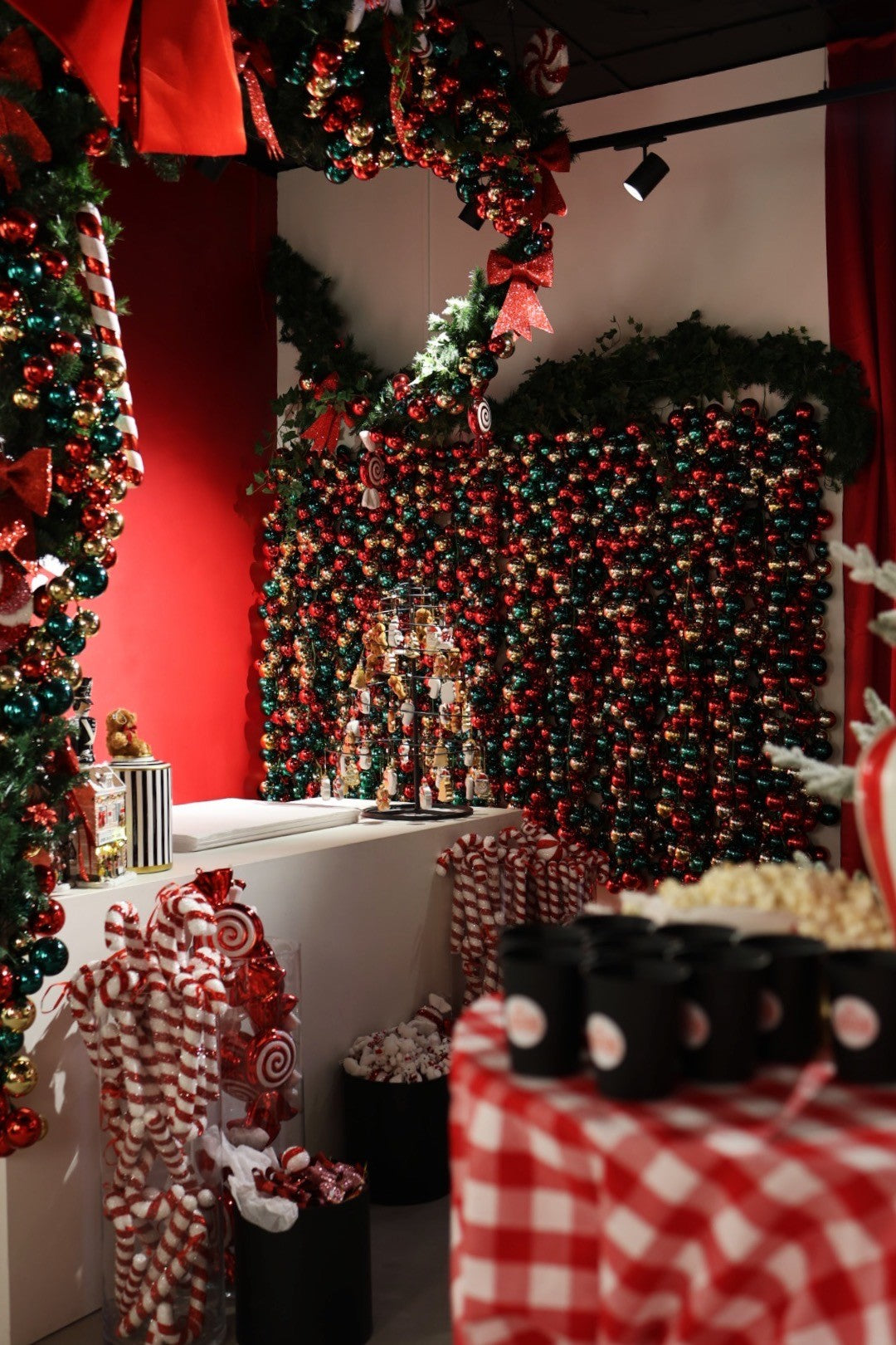 Bauble Garland - Mix colour