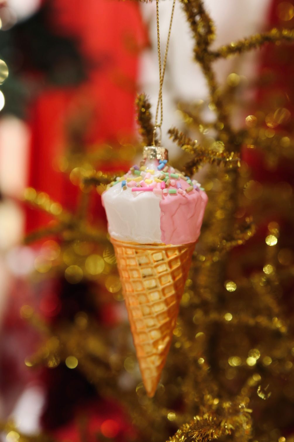 Ice cream -strawberry with sprinkles