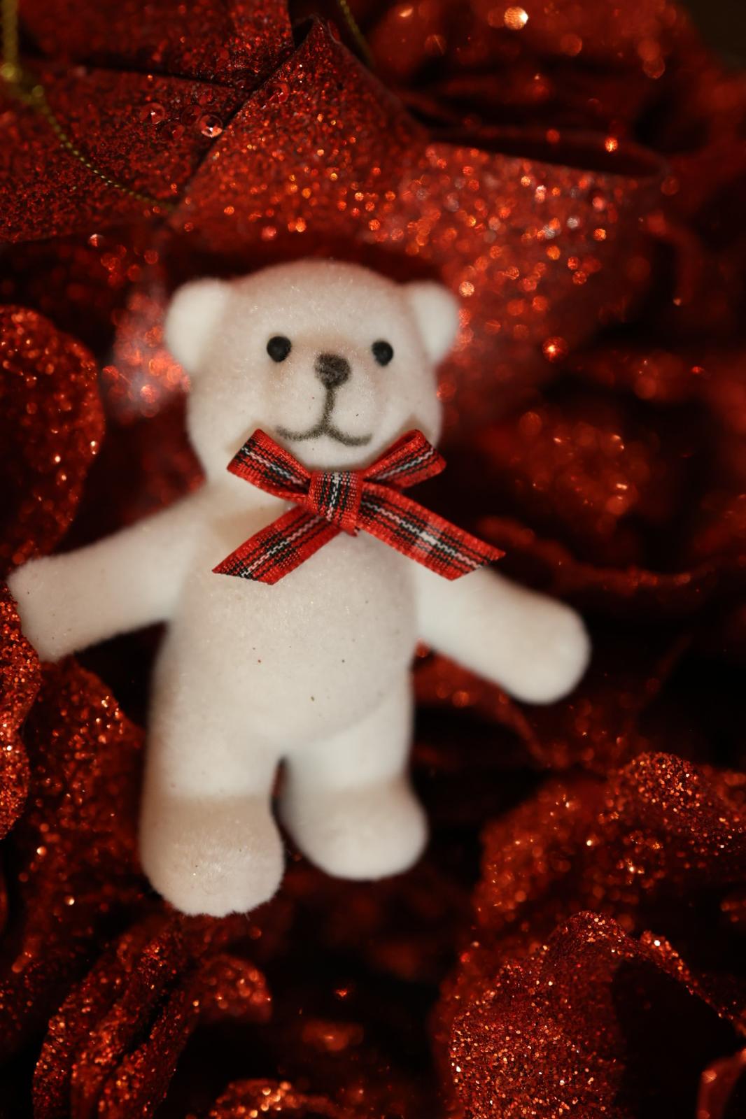 White bear - check bow