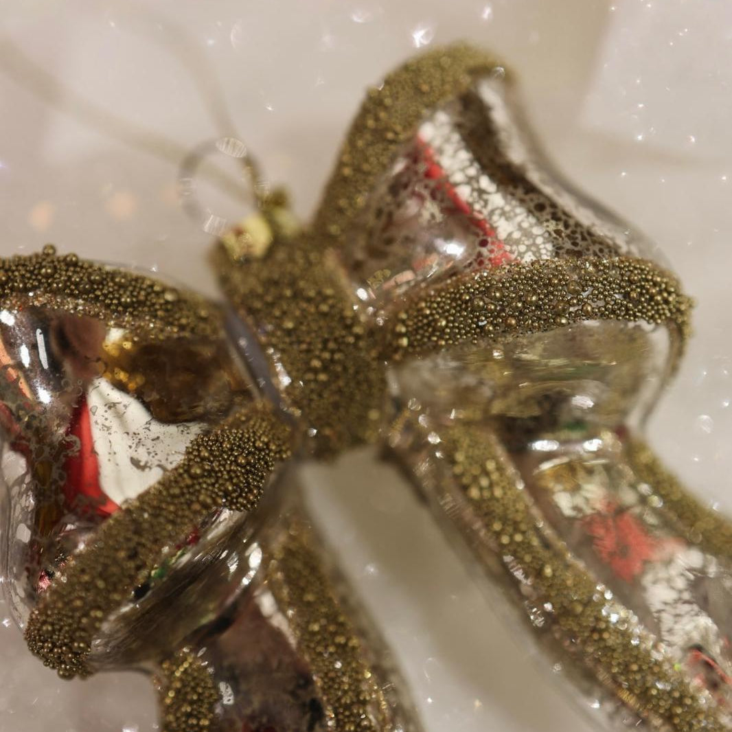 Glass Bow with pearls