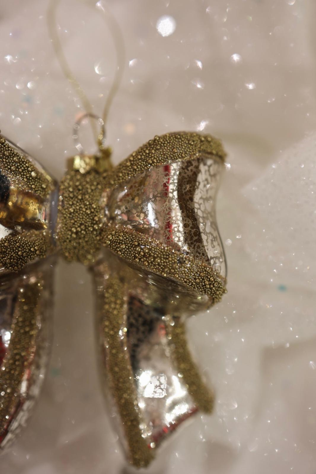 Glass Bow with pearls